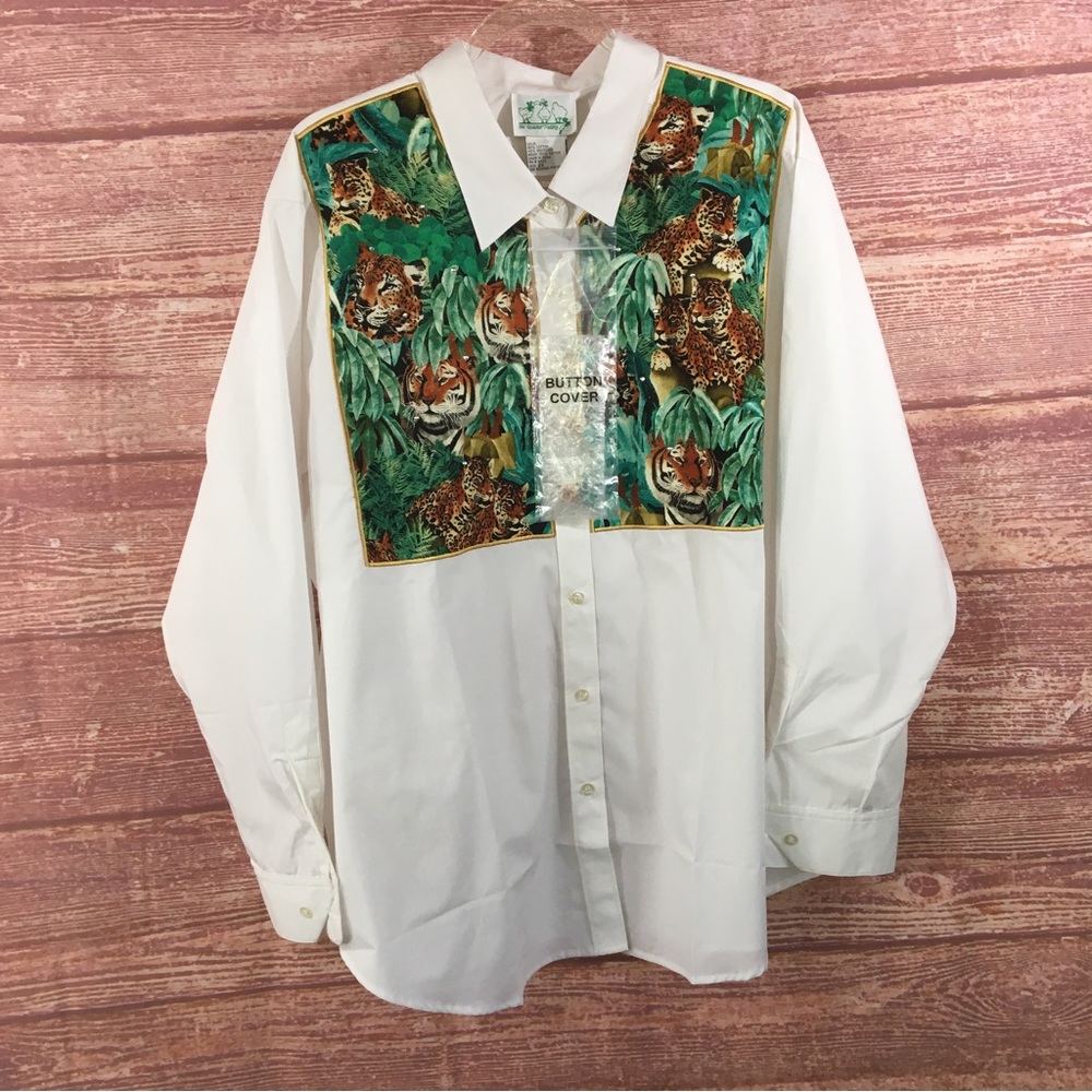 Quacker Factory Tiger White button down shirt